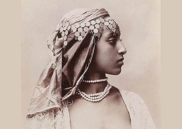 The Evolution of Headscarves: From Ancient Egypt to the Red Carpet